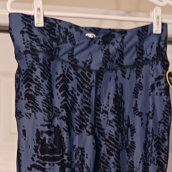 #52 3/$18 - NWT Athletic Works Blue/Black Leggings Size M - Picture 4 of 7
